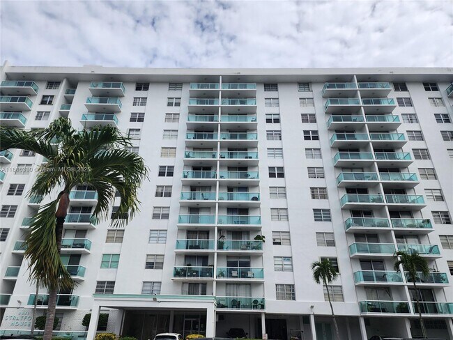 Foto del edificio - 2841 NE 163rd St