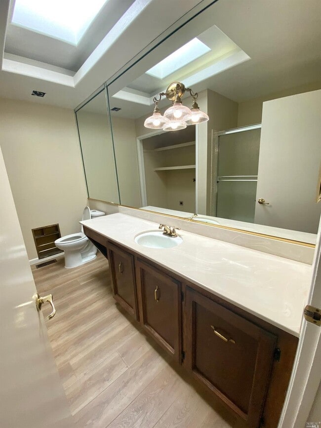 Foto del edificio - 723 Brookside Dr