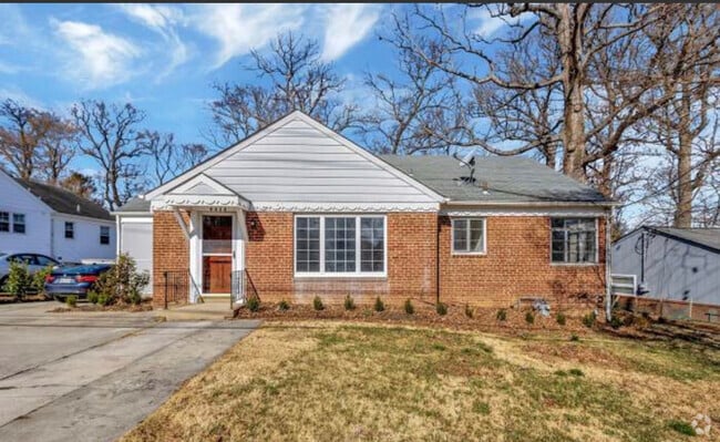 Building Photo - 9314 Cedar Ln