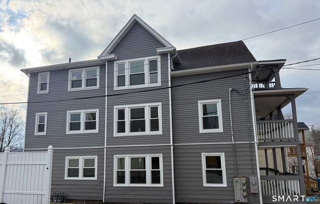 Photo - 484 West St House