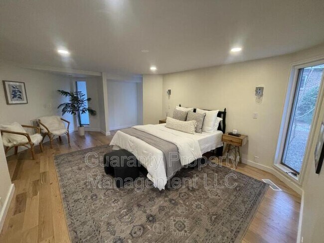 Foto del edificio - 475 St Andrews Dr