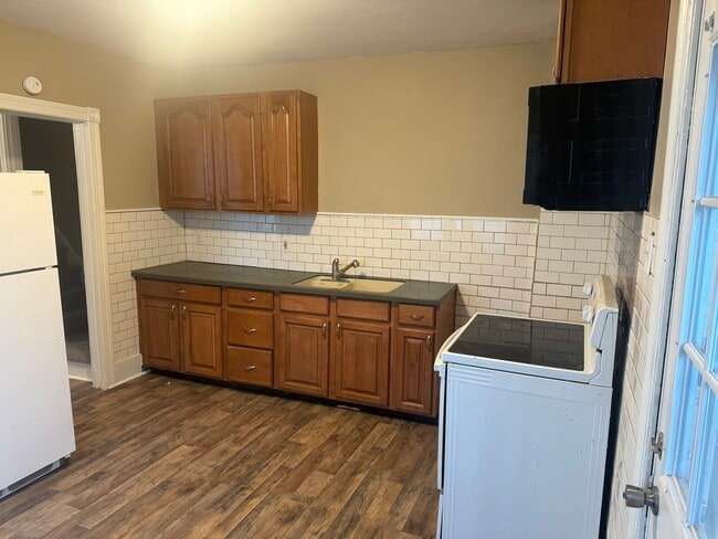 Building Photo - 704 Ridge St