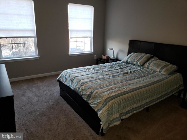 Foto del edificio - 553 Brookfield Dr