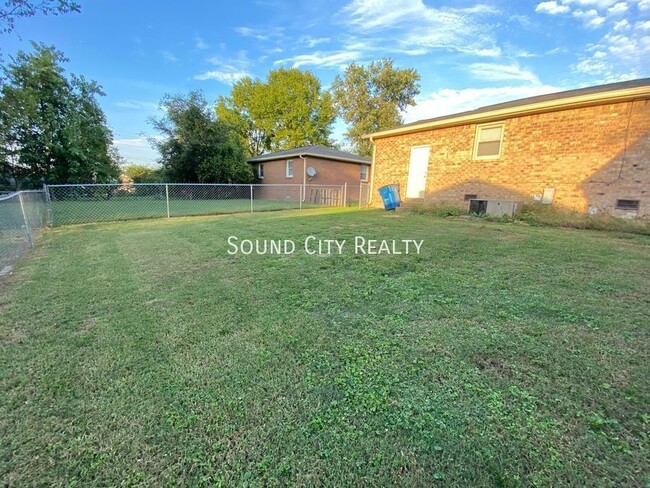 Photo - 3533 Albee Dr Apartment