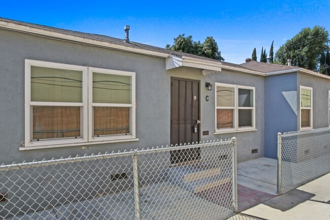 Building Photo - 3569 Mulford Ave
