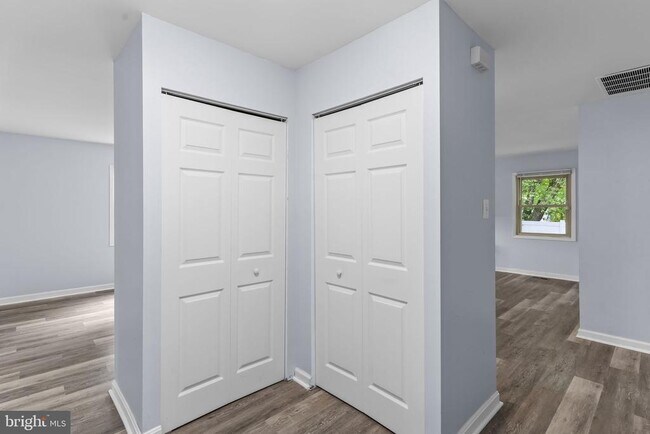 Foto del edificio - 13501 Ivy Way