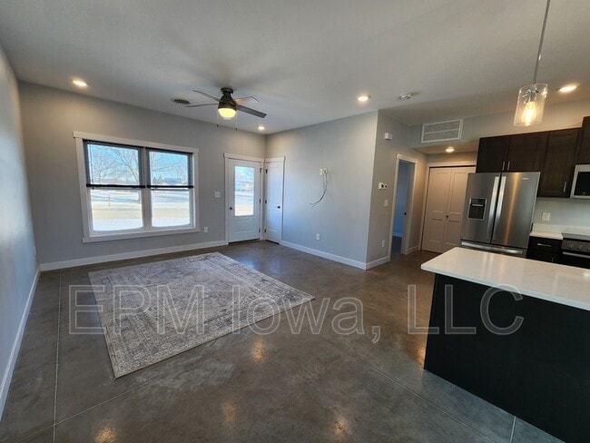 Building Photo - 1309 3rd St NW