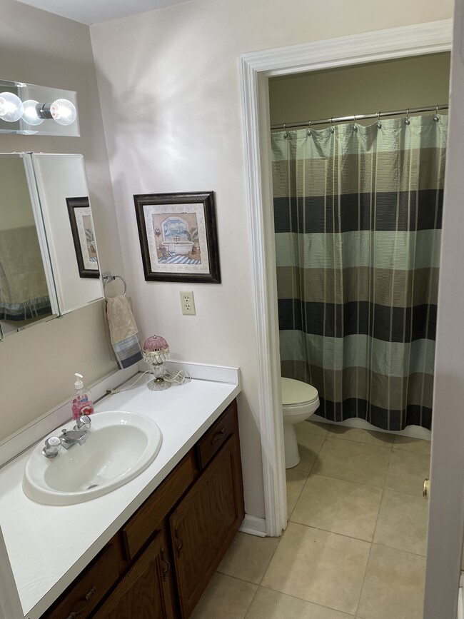 Building Photo - 5 Players Club Dr