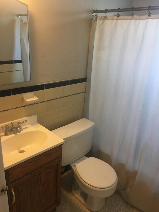 Foto del edificio - 6739 Dale Ave