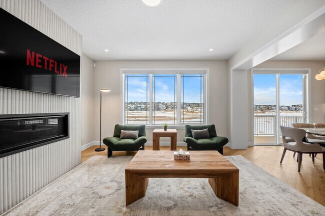 Photo du bâtiment - 187 Carringford Rd NW