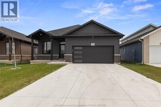 Building Photo - 131 Grassland Grv