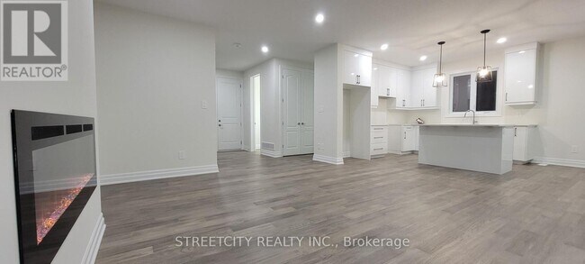 Building Photo - 2520 Buroak Dr