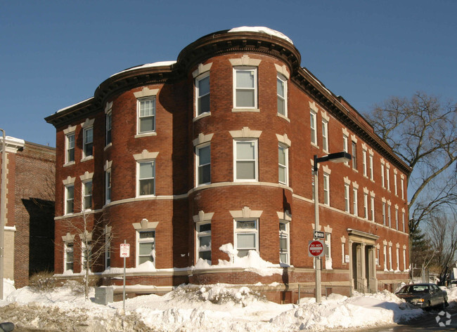 Building Photo - 4-6 Lyndhurst St