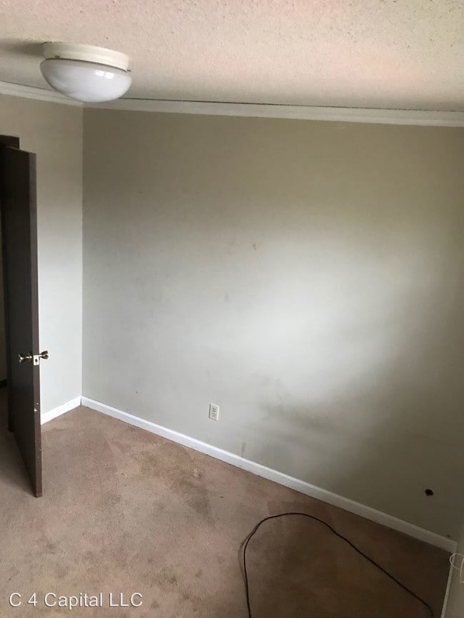 Building Photo - 250 Apple Tree Ct