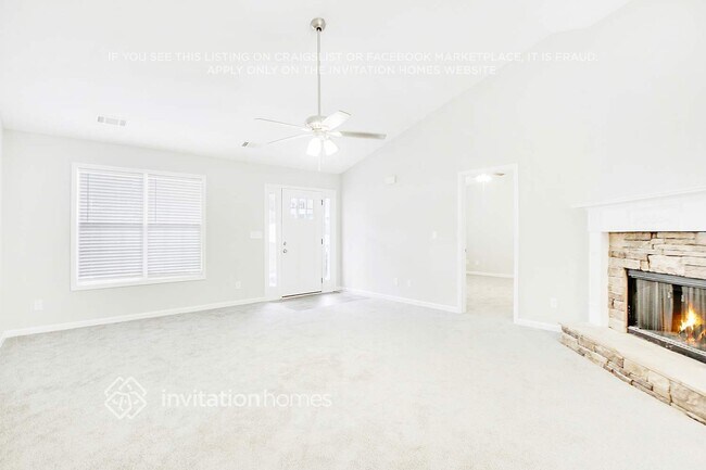 Building Photo - 187 Pebblebrook Way