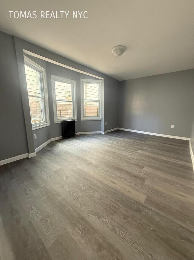 Photo - 76 Bruce Ave Apartment