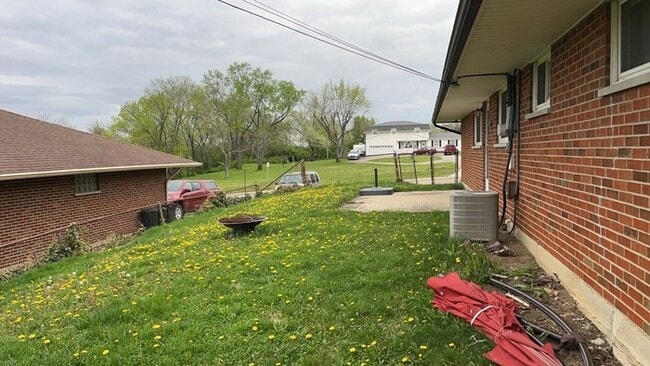 Foto del edificio - 5983 Harshmanville Rd