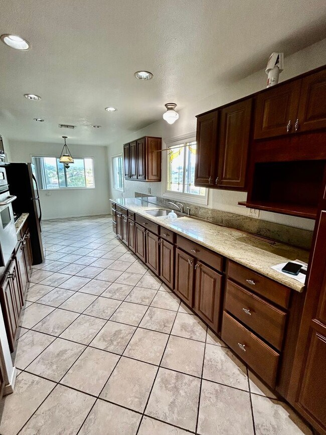 Foto del edificio - 4 Bedroom 3 bath Home In Rolando Village