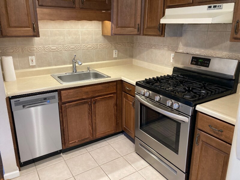Foto principal - 9 Graywood Rd