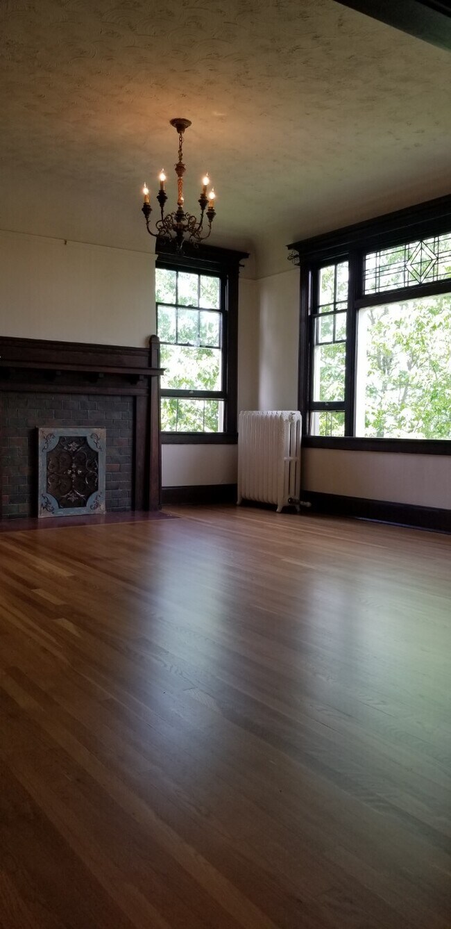 Foto del edificio - 502 N J St