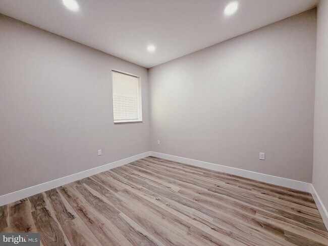 Foto del edificio - 2720 W Thompson St