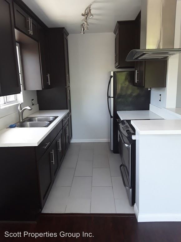 Foto del edificio - 10203-10215 Tabor St