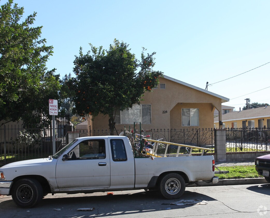 Foto del edificio - 224 W Elm Ave