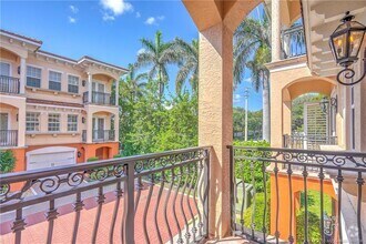 Building Photo - 1528 NE Outrigger Landings Dr