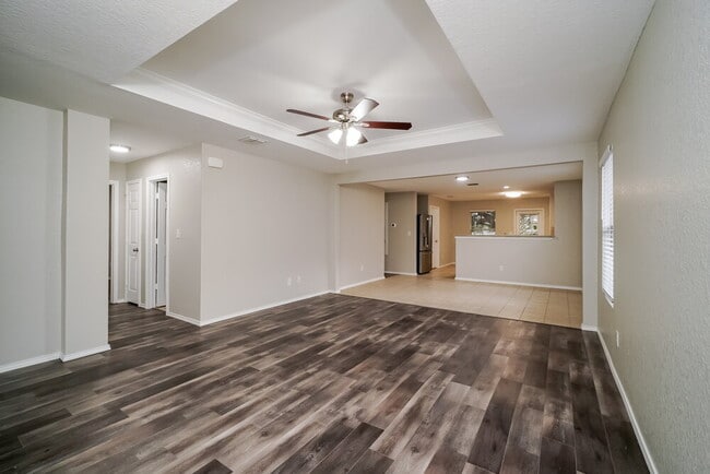 Building Photo - 818 Cowhide Dr