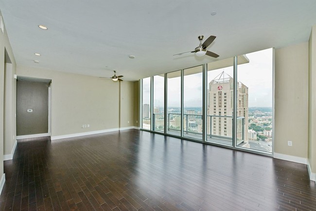 Foto del edificio - 610 E Market St