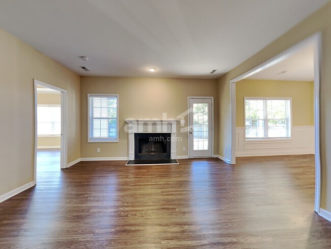 Building Photo - 1223 Chapmans Retreat Dr