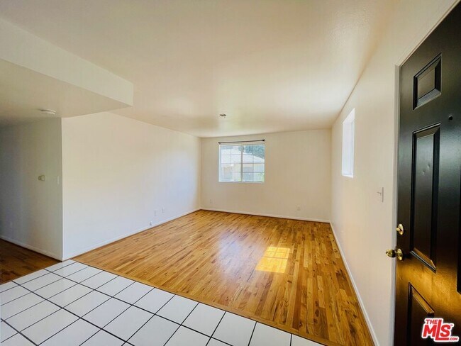 Foto del edificio - 5029 Klump Ave