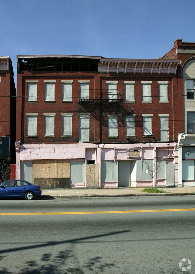 Building Photo - 1109-1115 Hull St