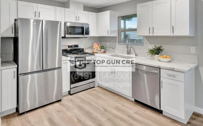 Building Photo - 347 Provo St