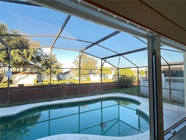 Foto del edificio - 2859 Blooming Alamanda Loop