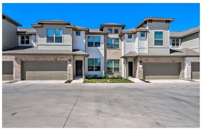 Foto del edificio - 2500 Forest Creek Dr