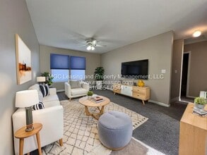 Building Photo - 816 NE Westwind Ln