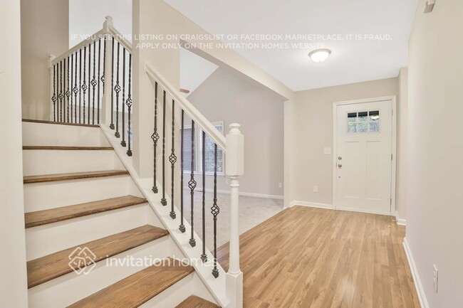 Building Photo - 2621 Windridge Dr