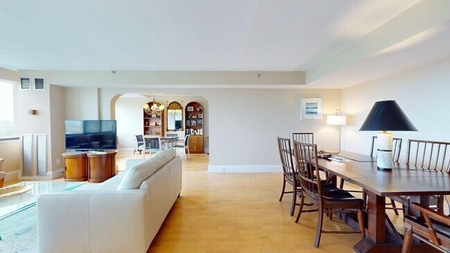 Foto del edificio - 250 Hammond Pond Pkwy