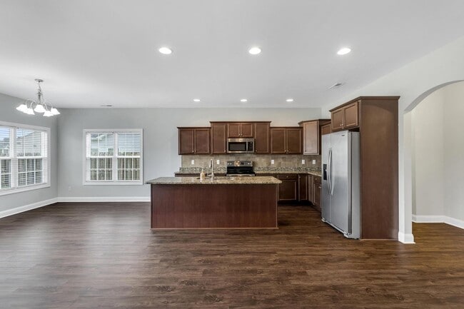 Building Photo - Large 4 bedroom home available now!