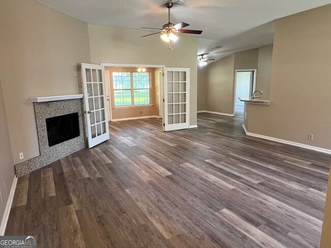 Building Photo - 202 Thompson Ct