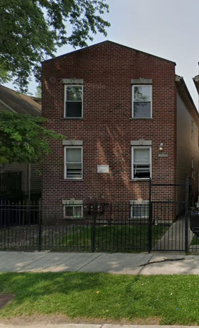Building Photo - 7824 S Greenwood Ave