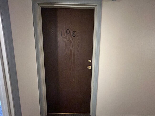 Foto del edificio - $0 DEPOSIT OPTION. STUNNING 2BED/1BATH CONDO IN HIGHLINE MEADOWS