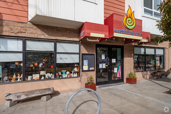 Entrance - 430-438 Judah St