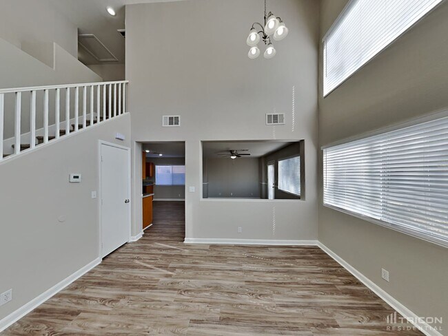 Foto del edificio - 1933 Desert Sage Ave