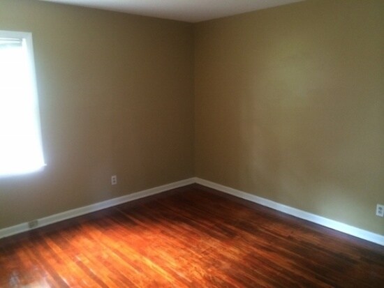 Building Photo - 3645 W Sutton Dr