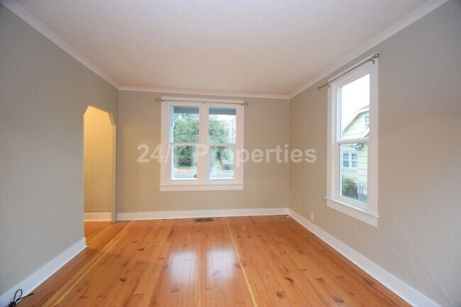 Foto del edificio - Charming Home in the Heart of Oregon City