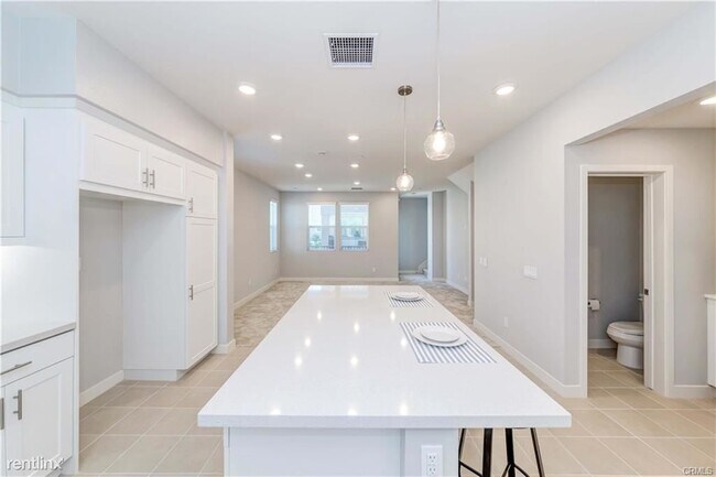 Foto del edificio - 3 br, 2.5 bath Townhome - 8102 Cooper Ln