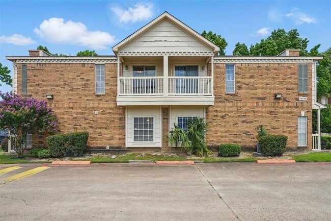 Building Photo - 2626 Holly Hall St