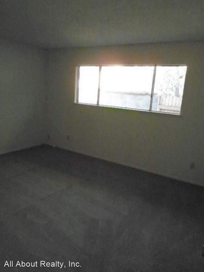 Building Photo - 2 br, 1 bath House - 5042 SPARROW COURT